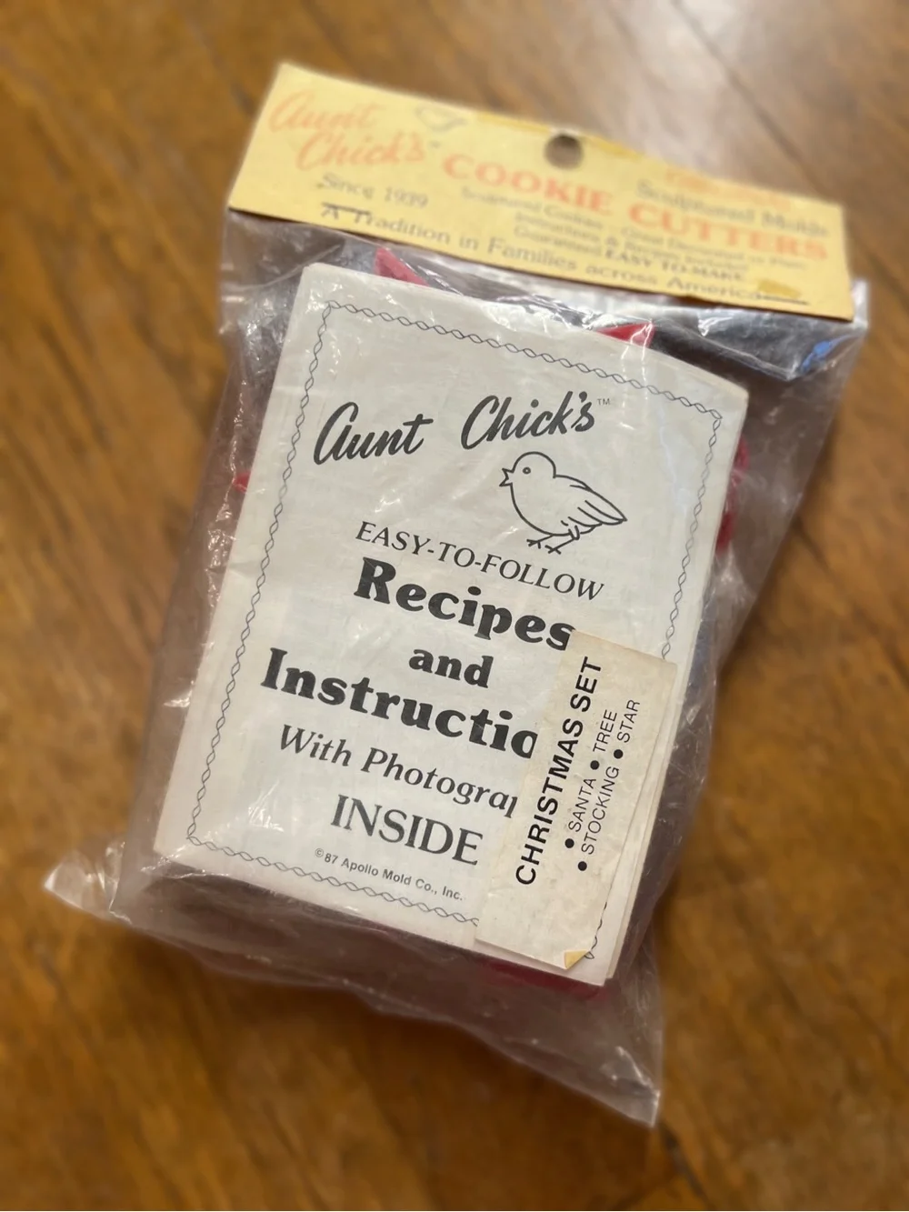 Red Cookie Cutter Set with Recipe & Instructions